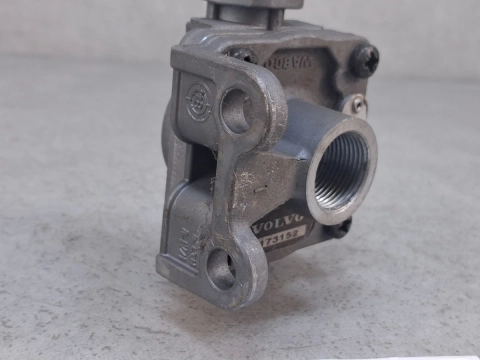 Zawór redukcji ciśnienia, szybkiego zwalniacza WABCO nr 973 500 0470, VOLVO 3173152 - NOWY