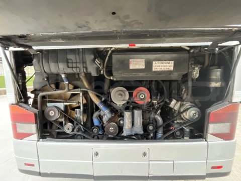 Setra S328