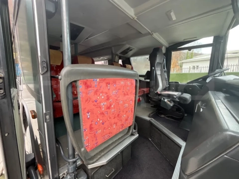 Setra S328
