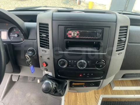 Mercedes-Benz Sprinter 906BB50