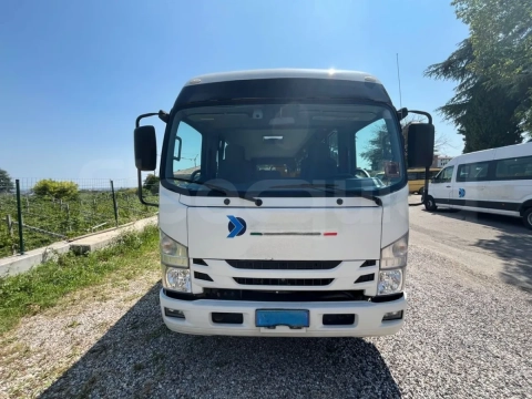 Isuzu P65